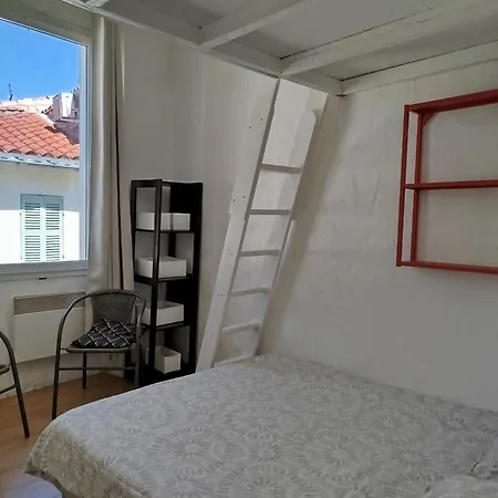 Lumineux, Cinq Personnes, Centre Historique De Apartment